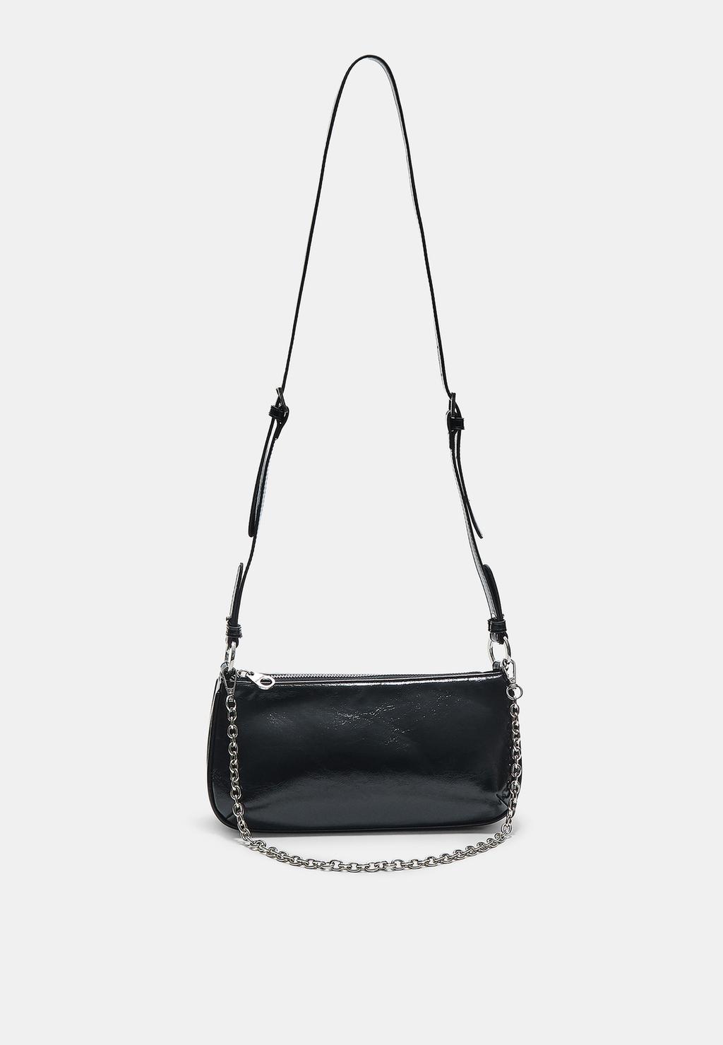 Borsa a tracolla allungata con catena