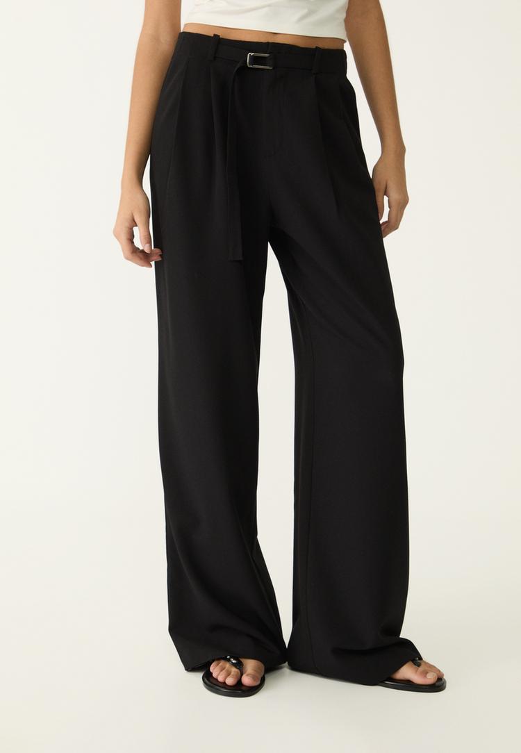 pantalon vestir ancho detalle hebilla