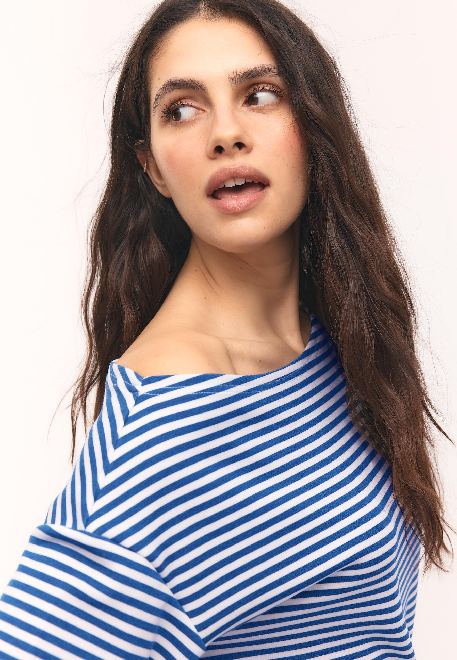 Soft-touch off-the-shoulder sweatshirt — Electric blue