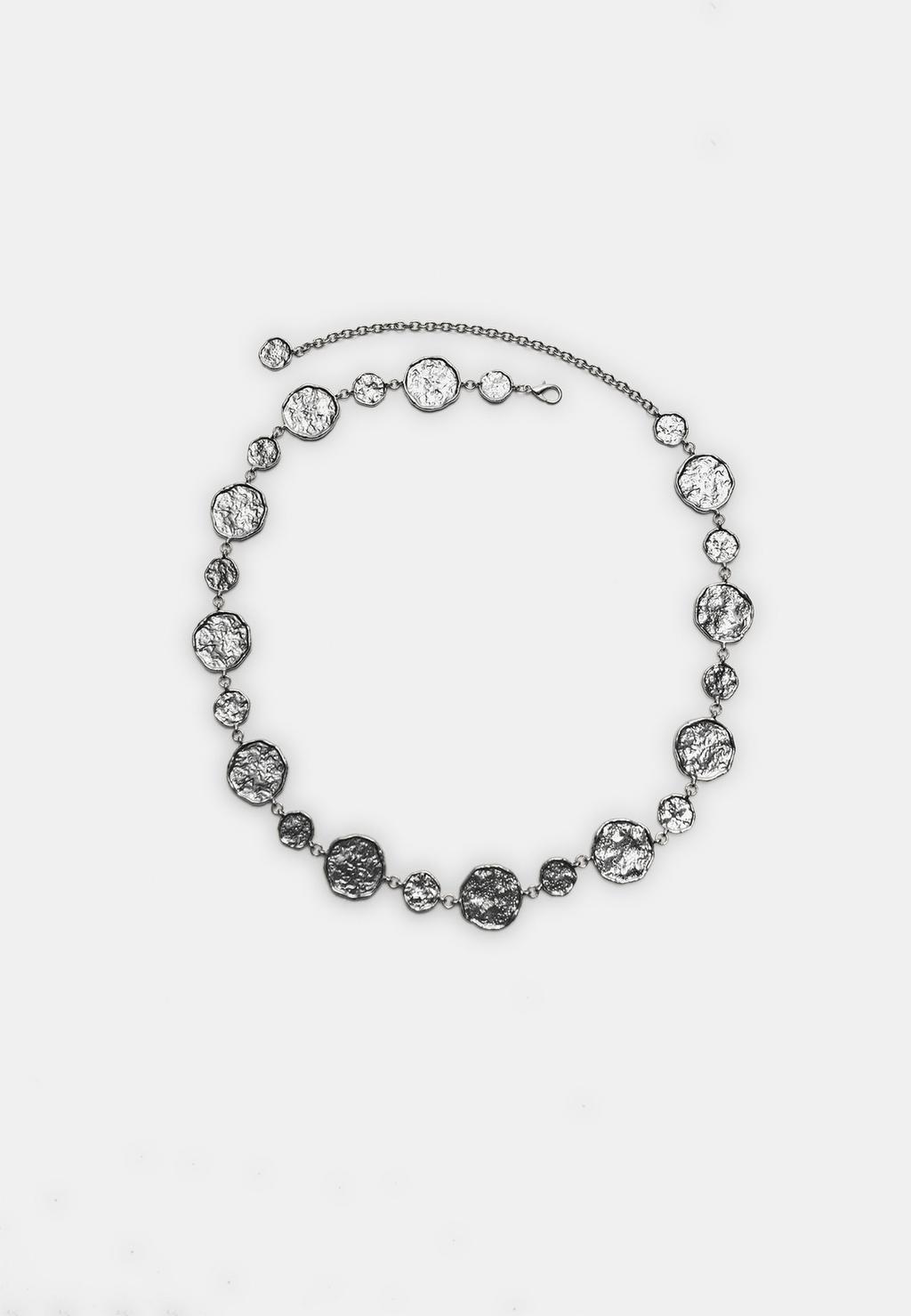 Metal belt with round plates