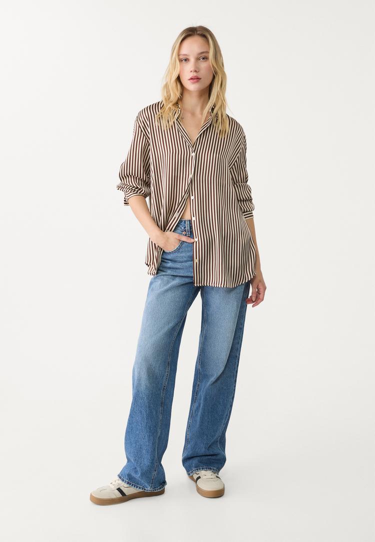 camisa satinada cuello solapa