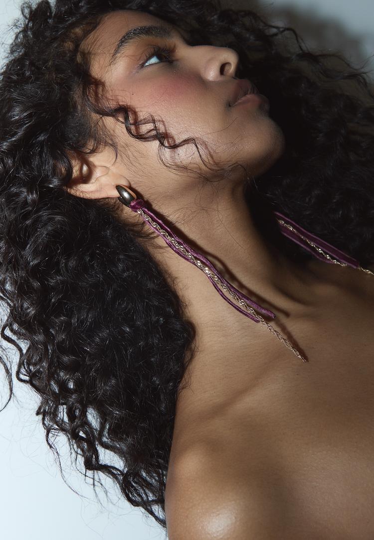 contrast velvet dangle earrings