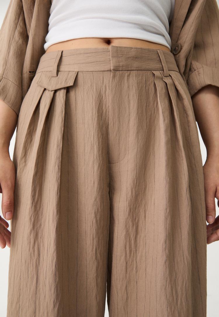 pantalon fluido arrugado rayas con lino