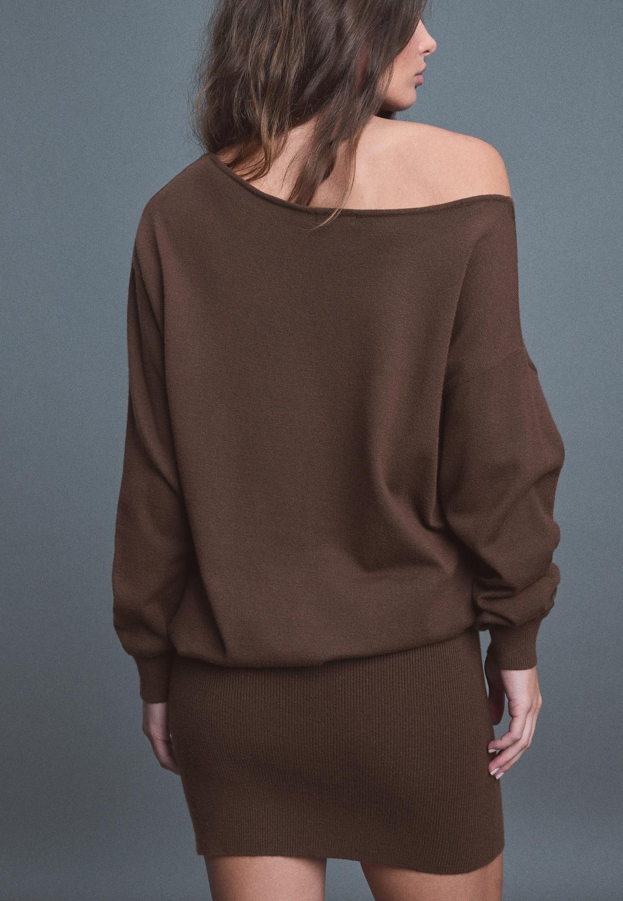 Short knit boat neck dress — Brown