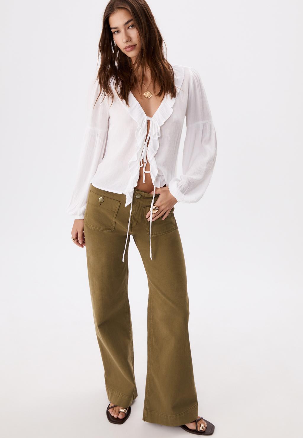 D77 Minimalistische Hose mit Taschen