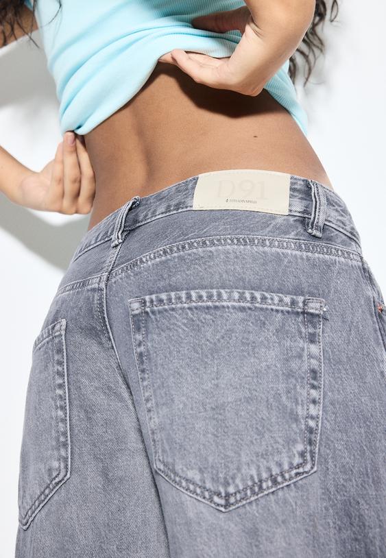 d91-jeans-mit-tiefem-bund-und-weitem-bein