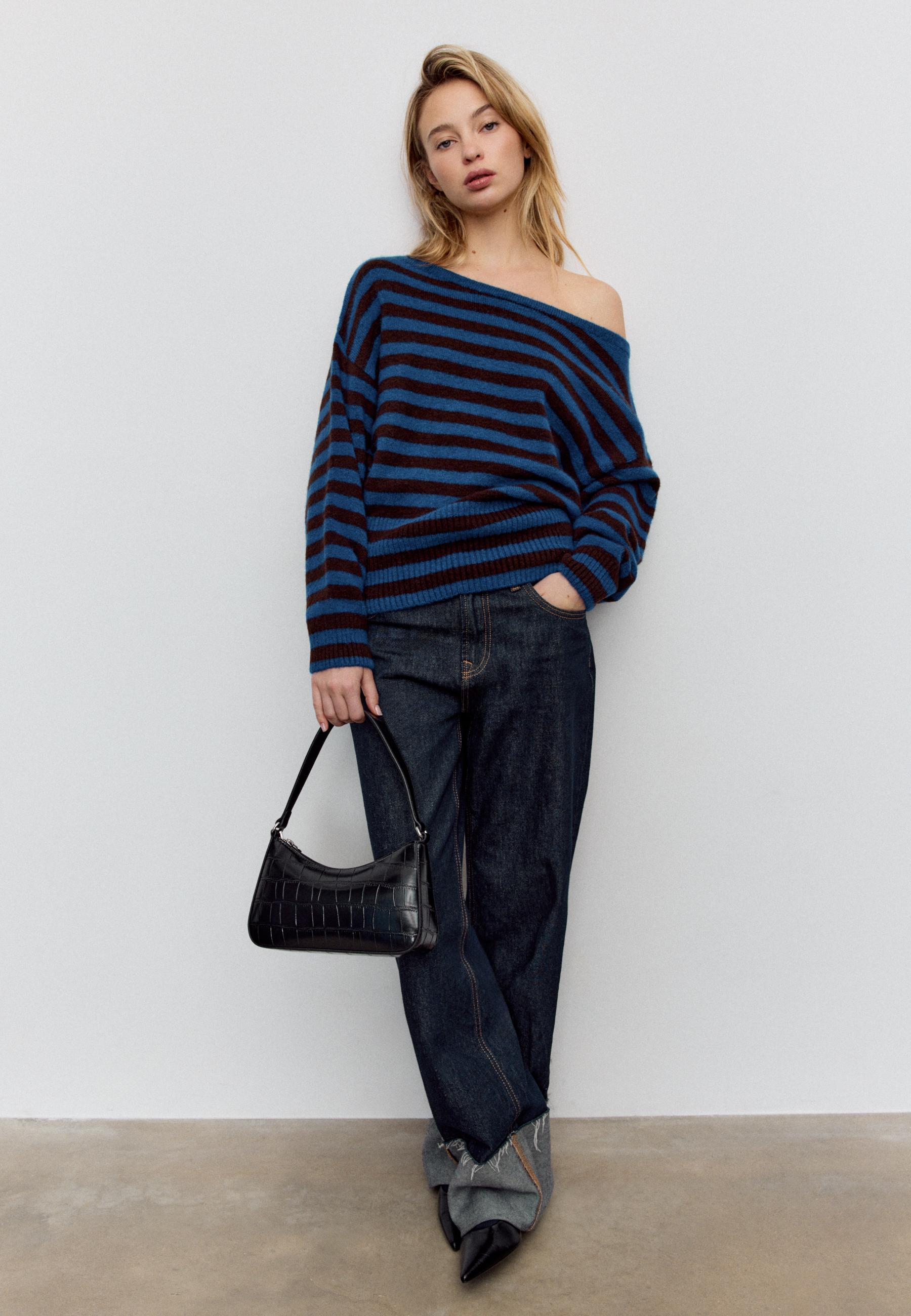 Shoulder bag with coconut effect chain — Black