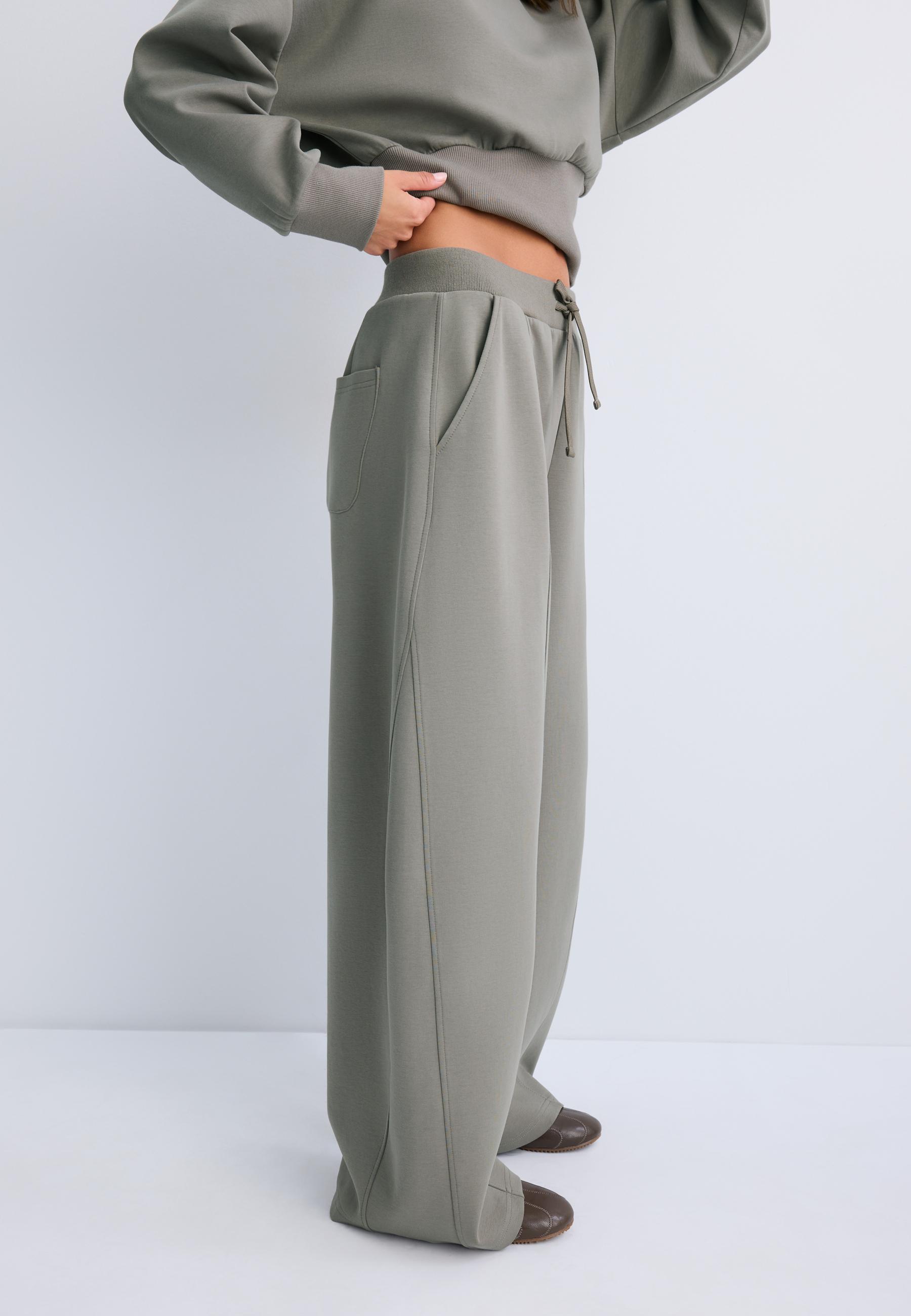 Wide-leg barrel jogger trousers — Brown
