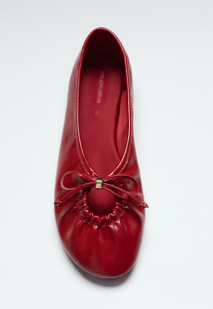 Cut-out detail ballet pumps — RED 