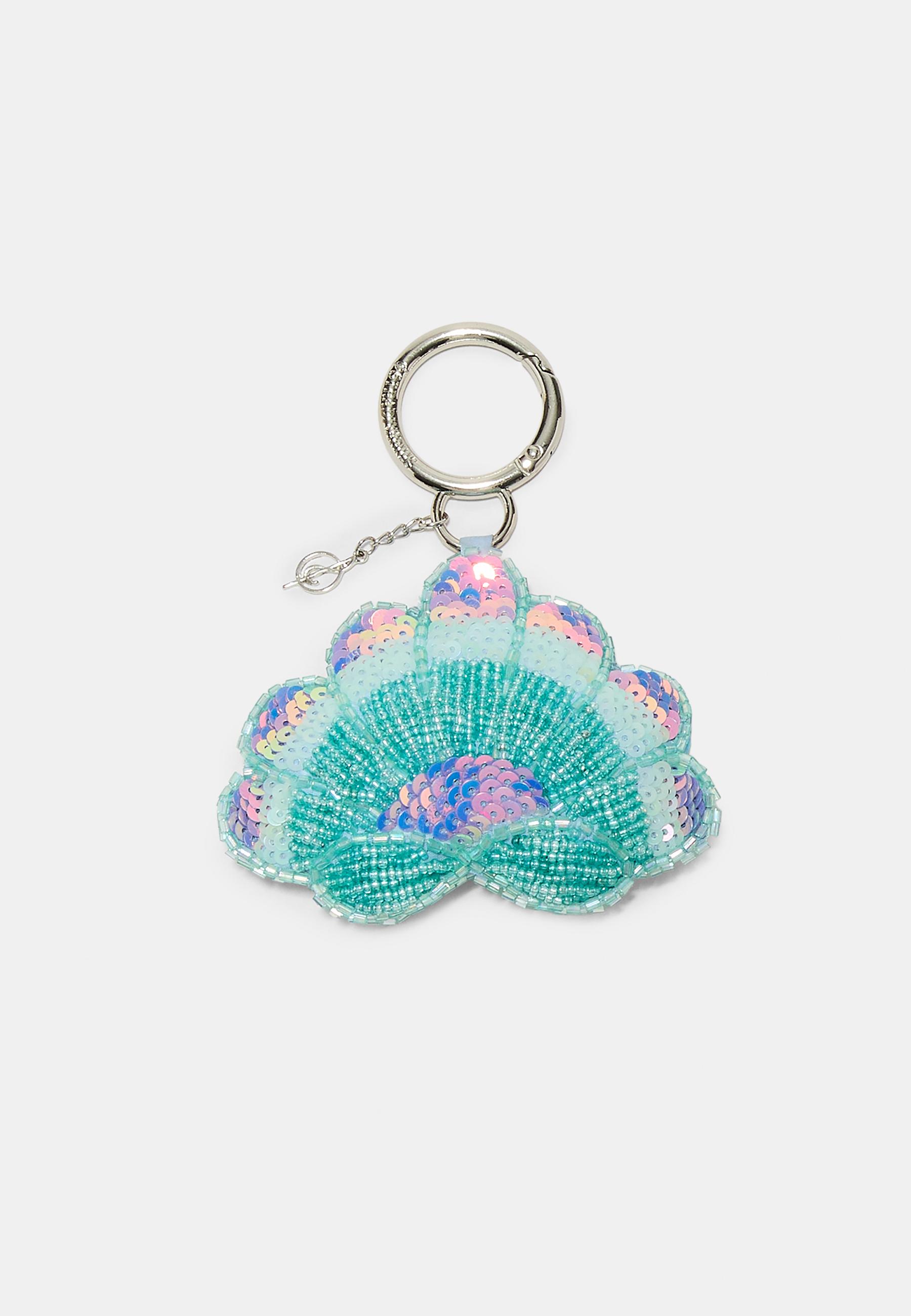 Beaded seashell charm keyring - Women's fashion | Stradivarius