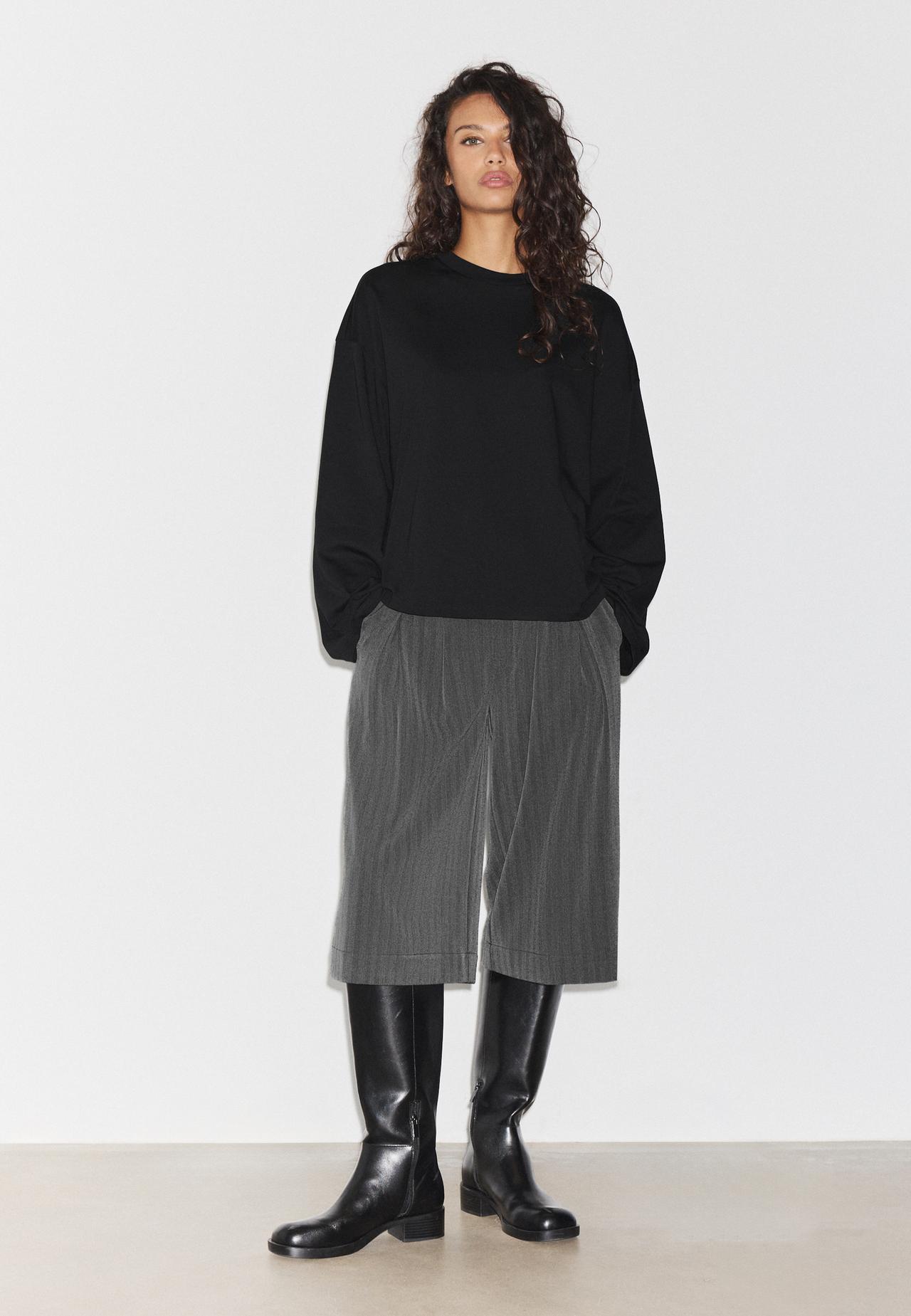 Tailored Bermuda shorts — Dark grey
