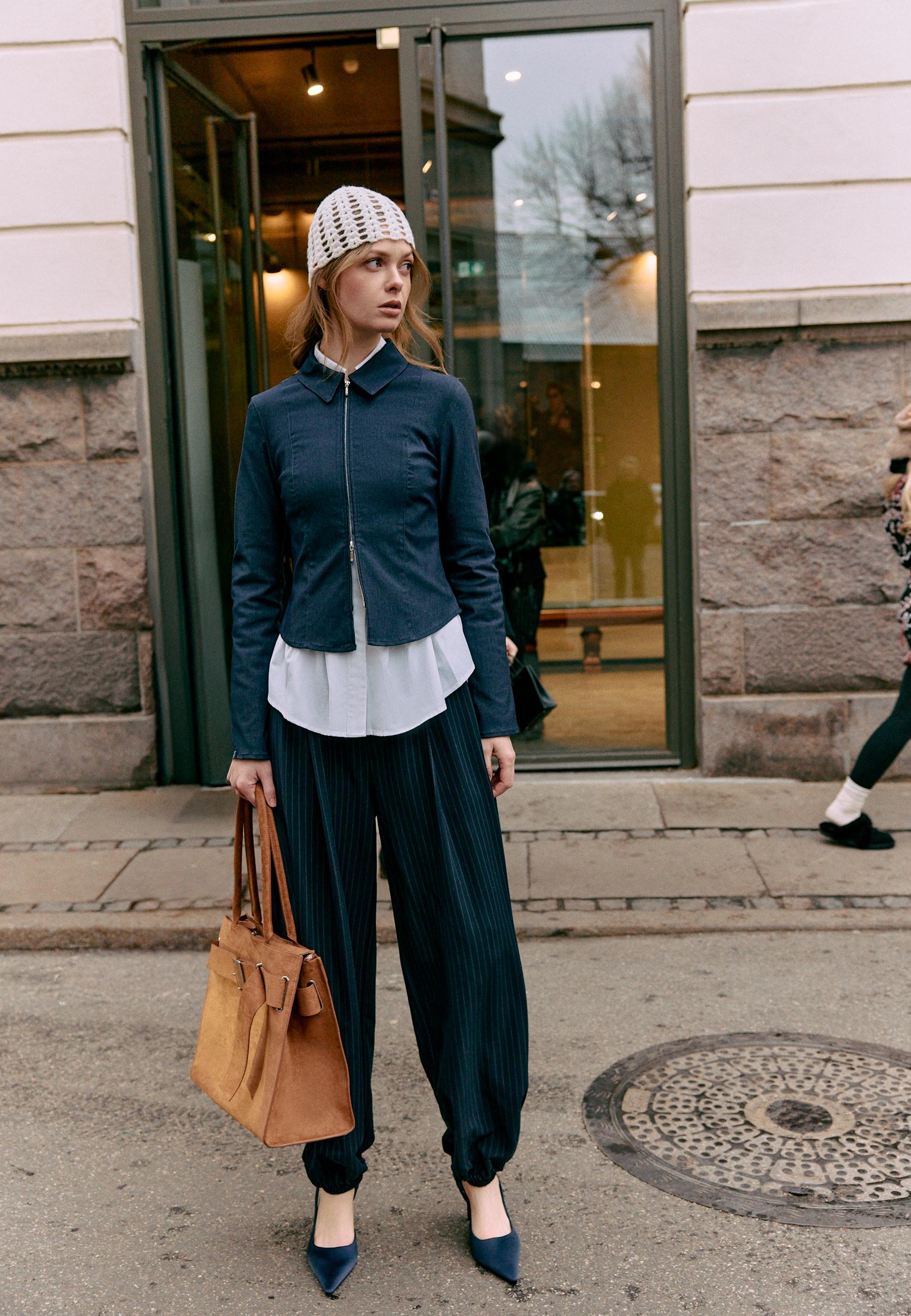 Smart balloon fit trousers — Navy blue