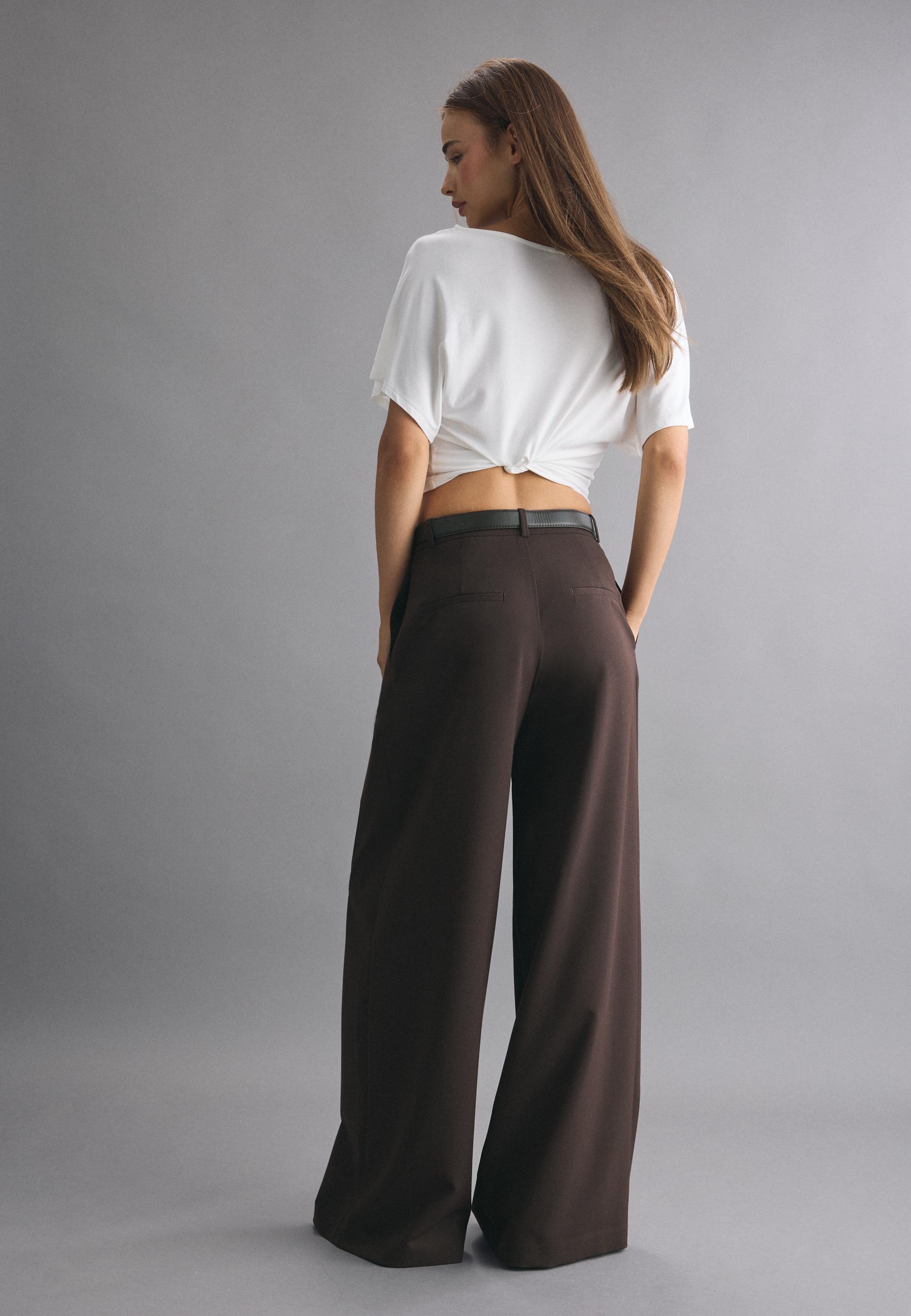 Wide-leg darted trousers with belt — Brown