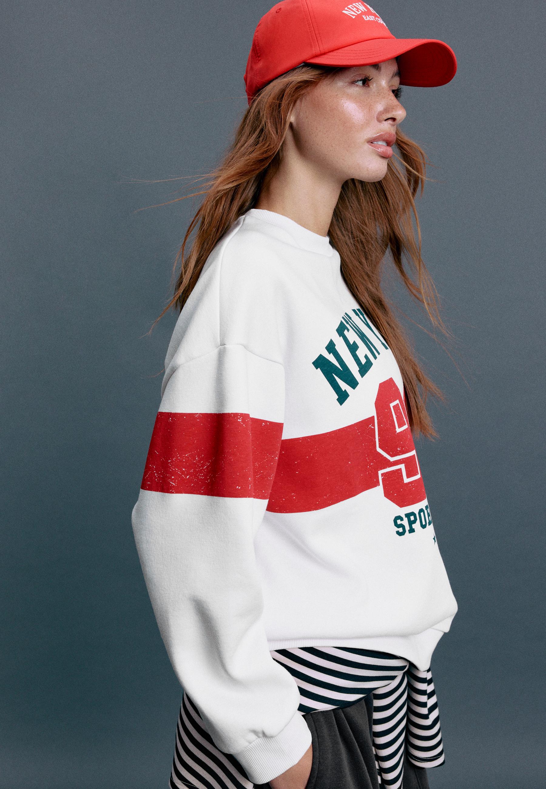 Cotton blend placement print regular sweatshirt — Red
