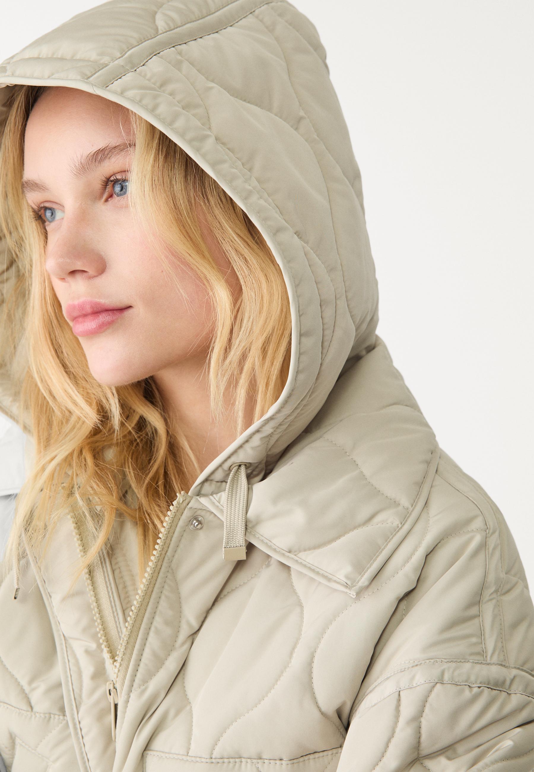 cazadora acolchada stradivarius