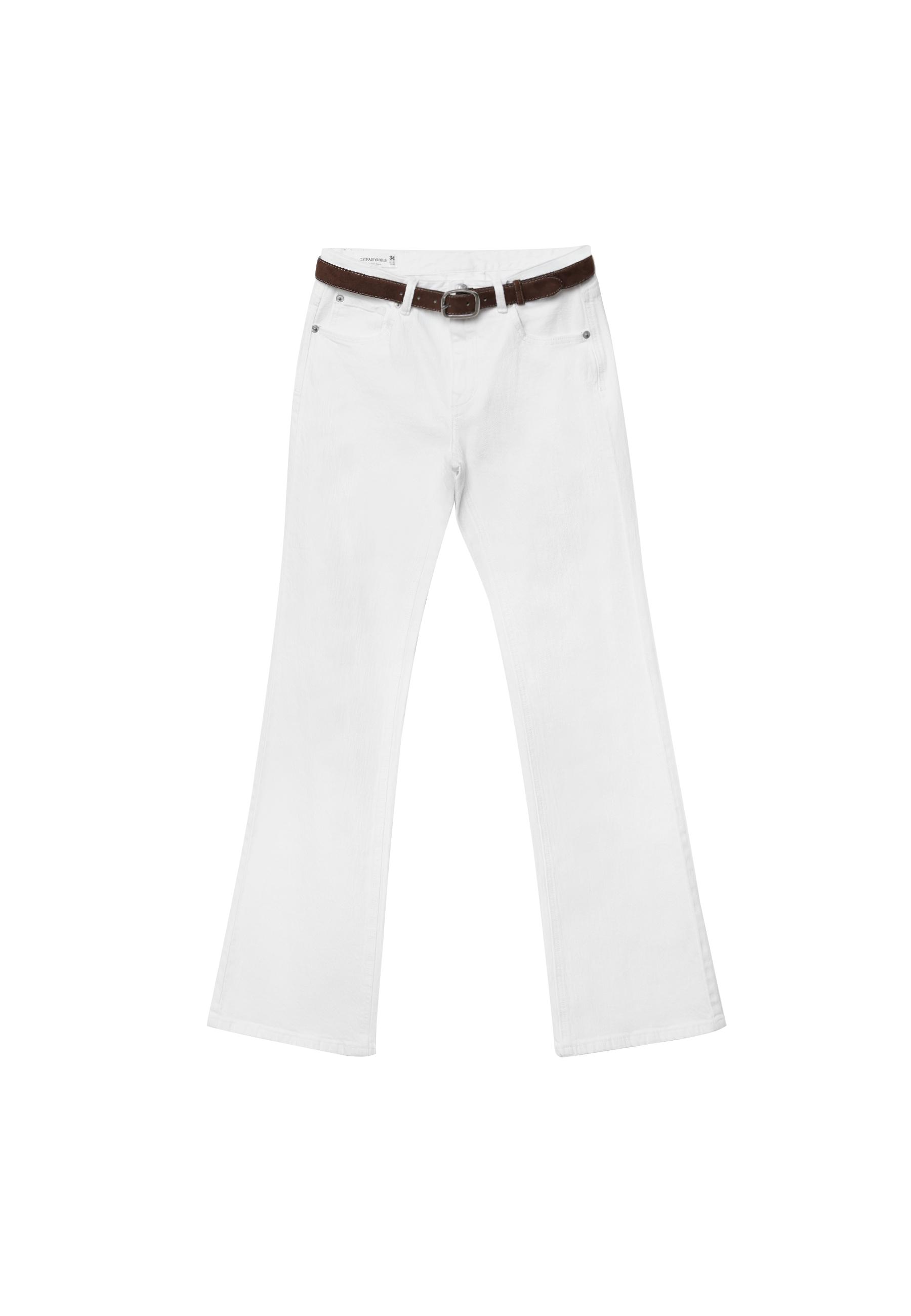 D68 Boot-cut jeans with belt