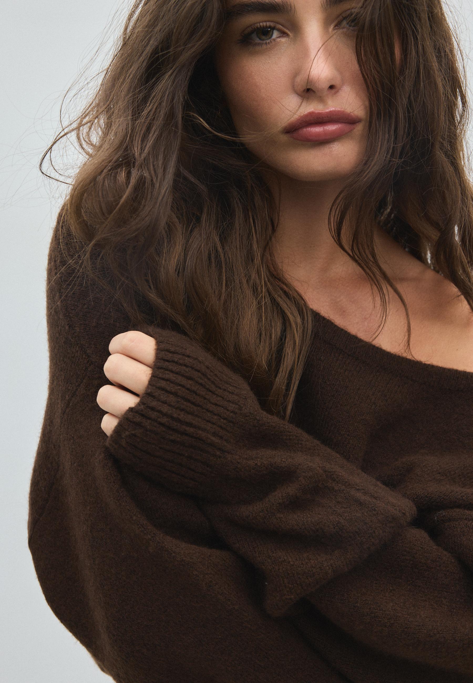 Soft-touch knit boat neck sweater — Brown