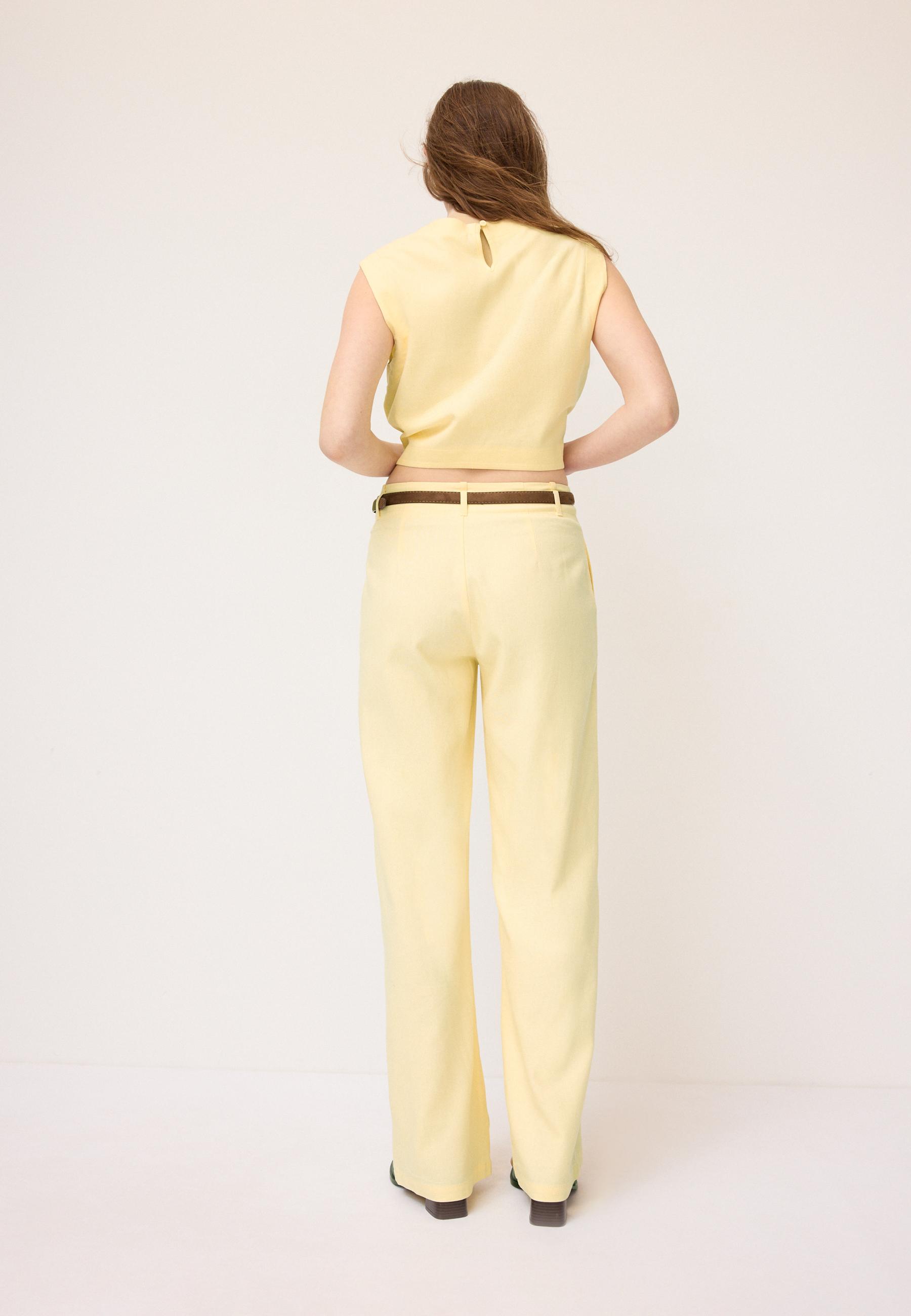 Straight-leg linen-effect trousers with belt — Pale yellow
