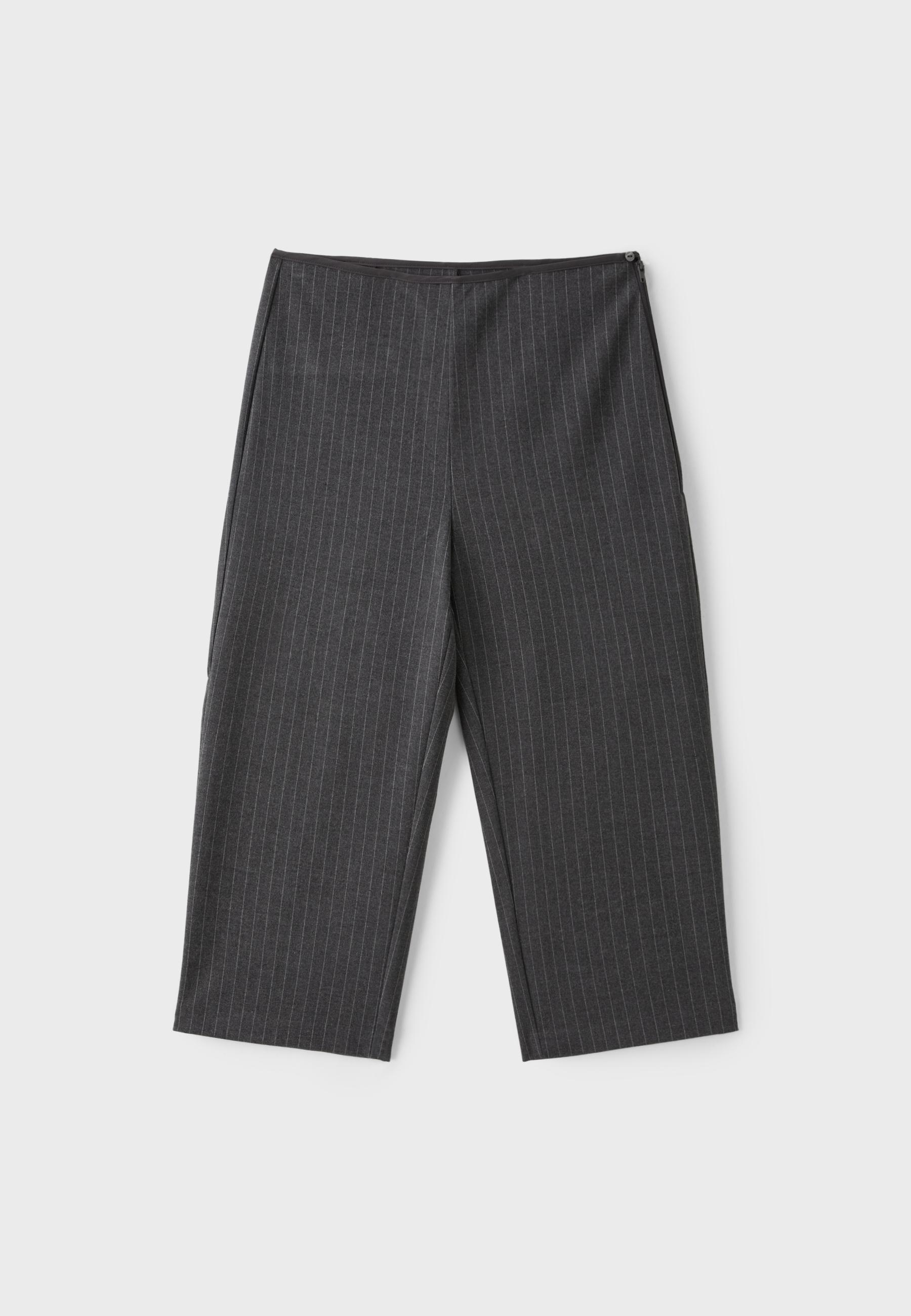 Stradivarius Çizgili kapri pantolon