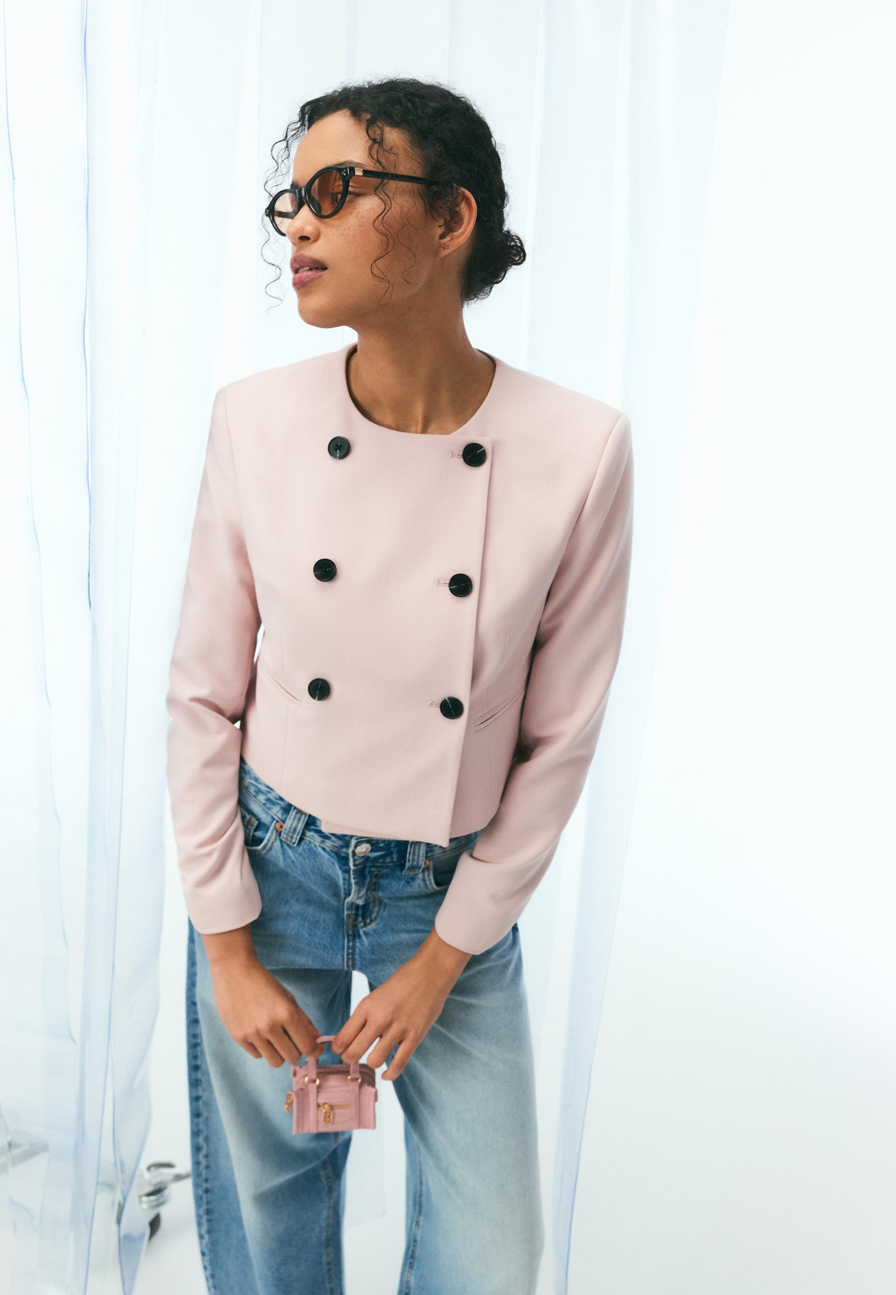 Cropped round neck blazer — Pastel pink