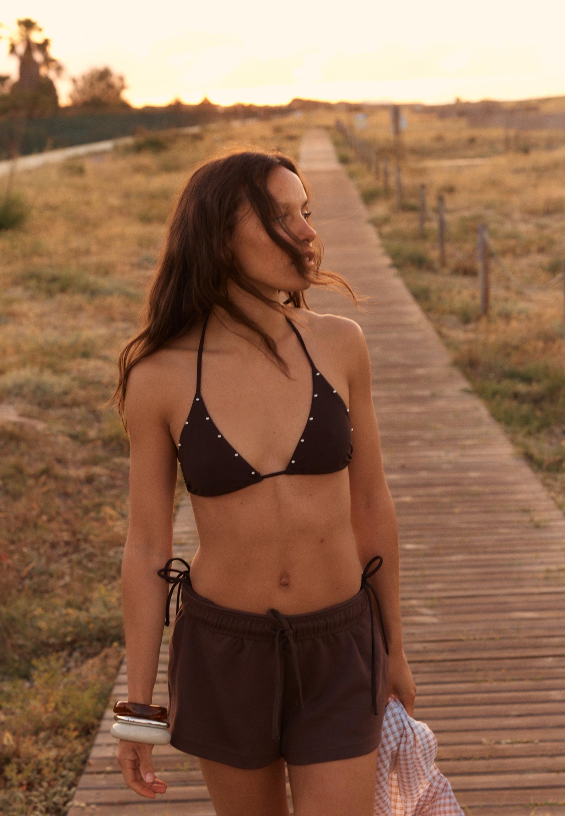 Turn-up waist mini shorts — Brown