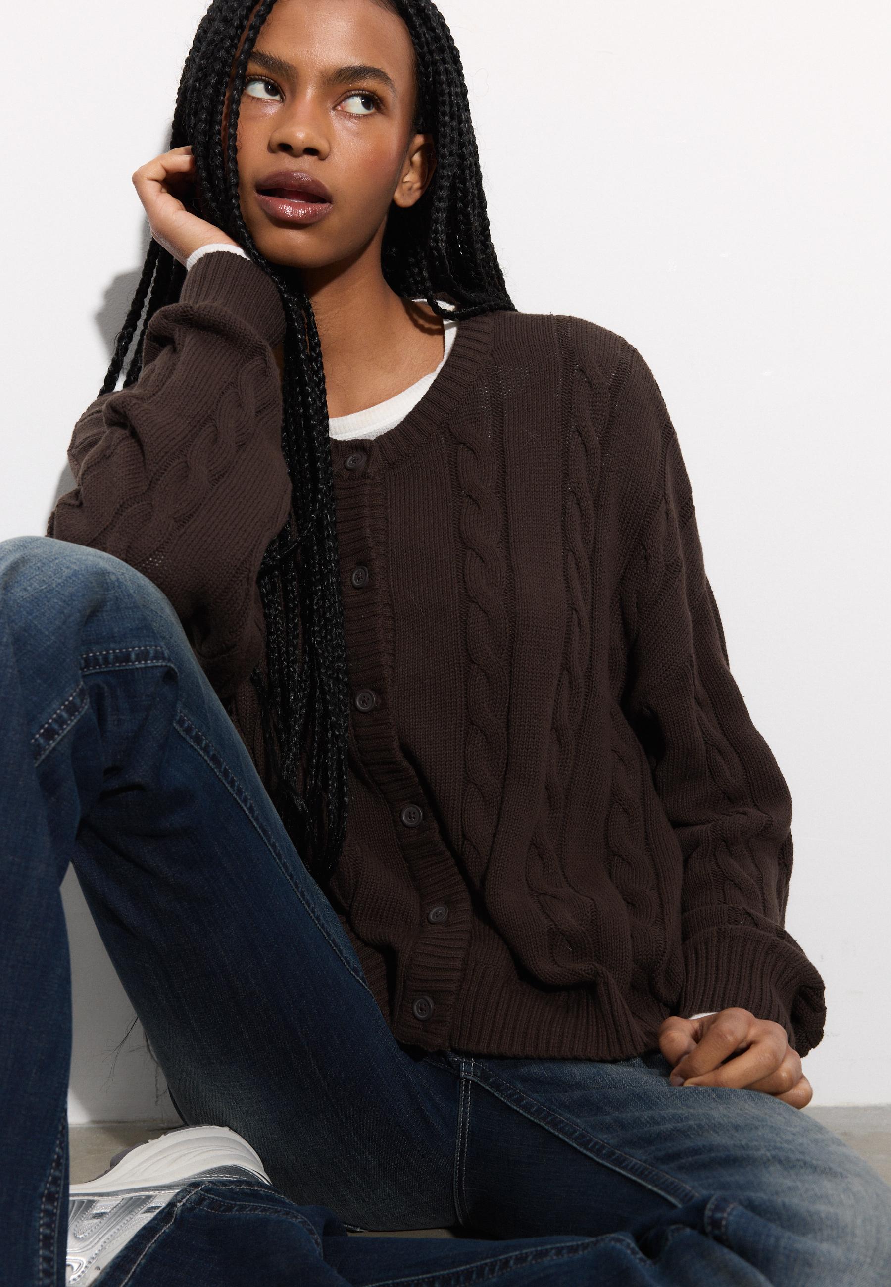 Button-up cable knit cardigan — Brown