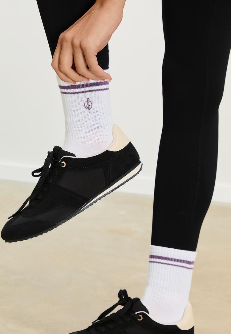 2 pack of striped and embroidered socks