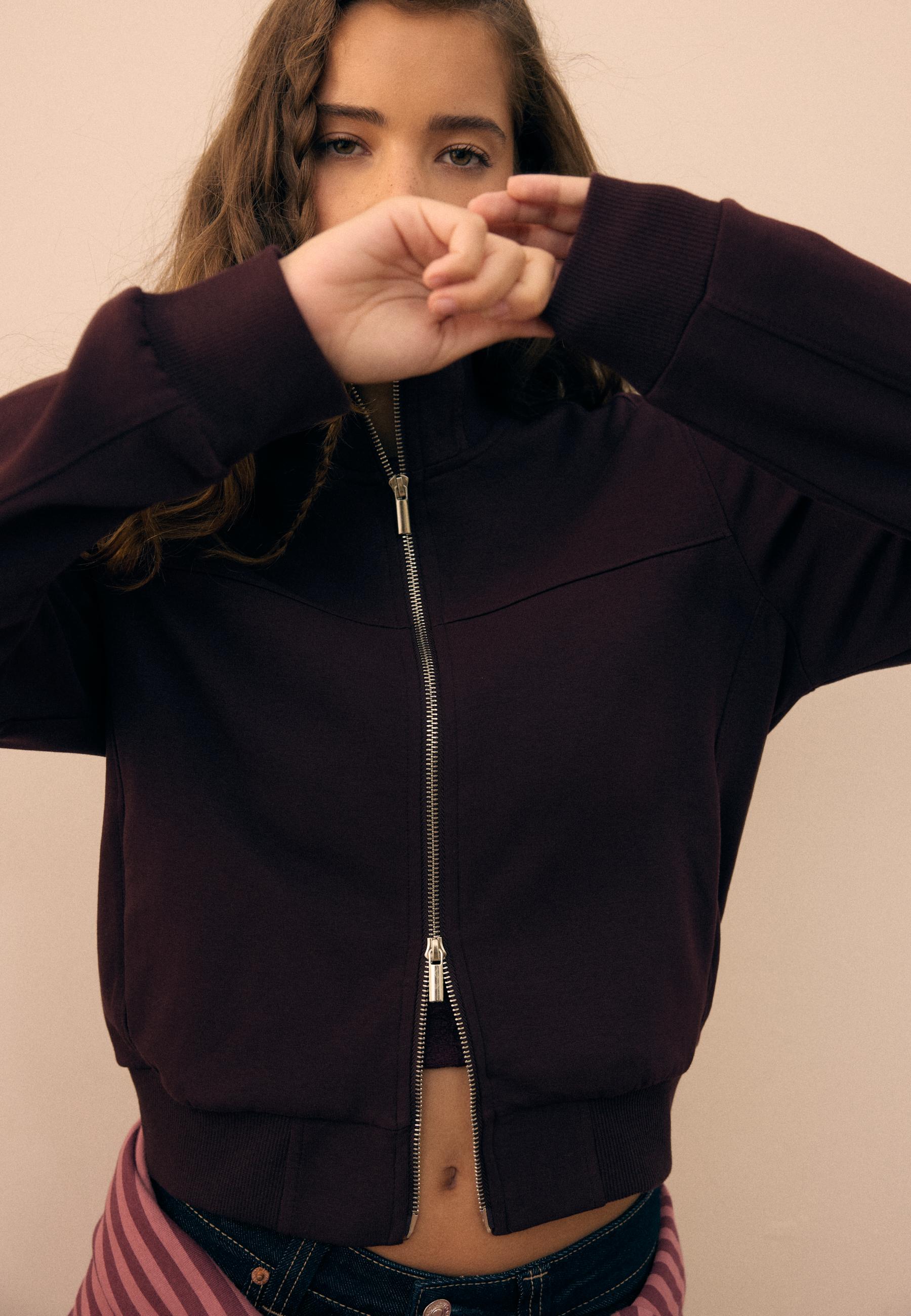 B09 Cropped High-Neck Zip-Up Sweatshirt — Dark purple