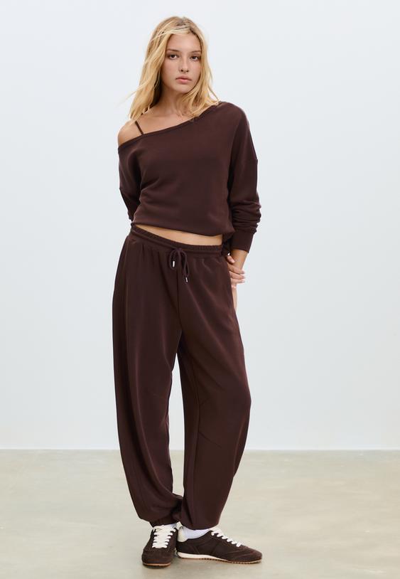 sudadera hombro descubierto tacto suave