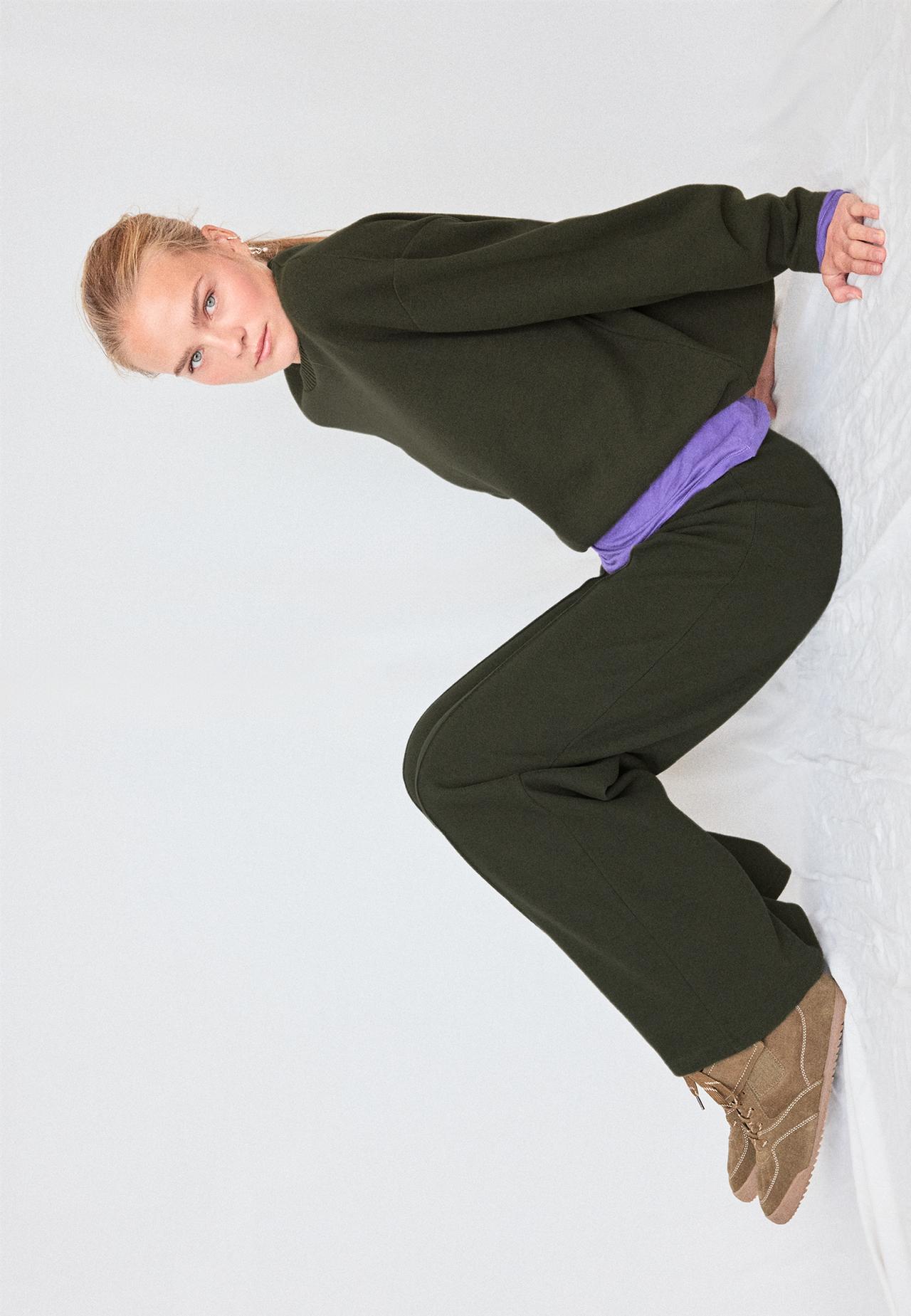 Soft-touch pintuck trousers — Khaki