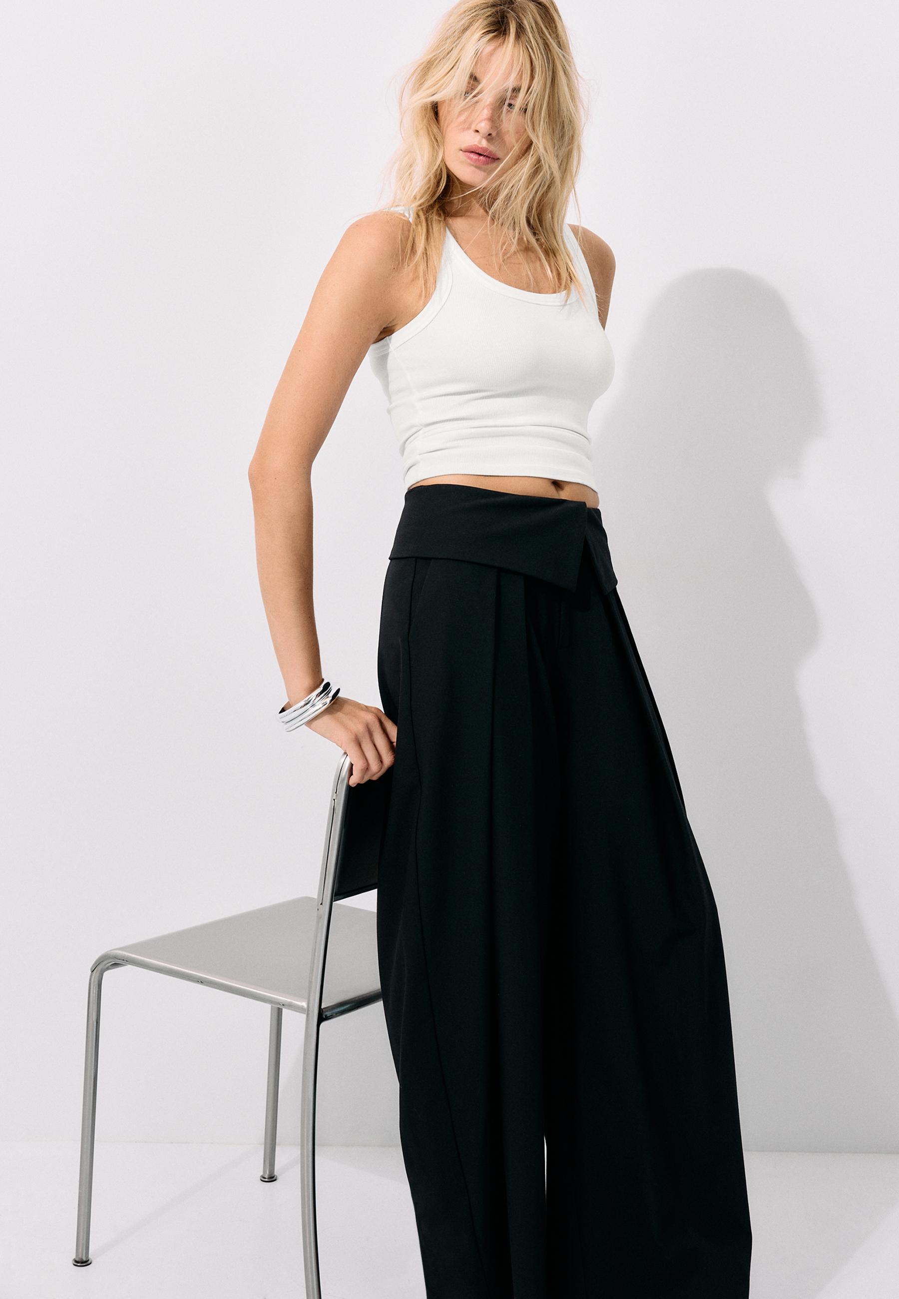 Wide-leg turn-up waistband trousers — Black