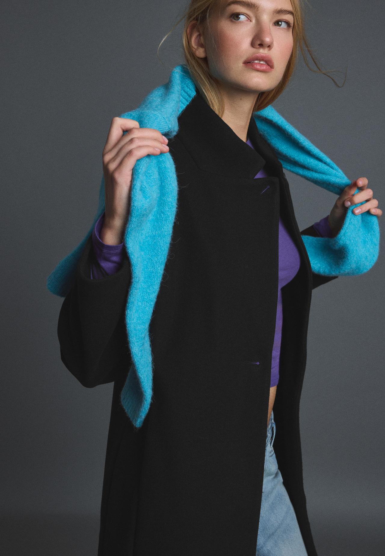 Soft-touch basic coat — Black