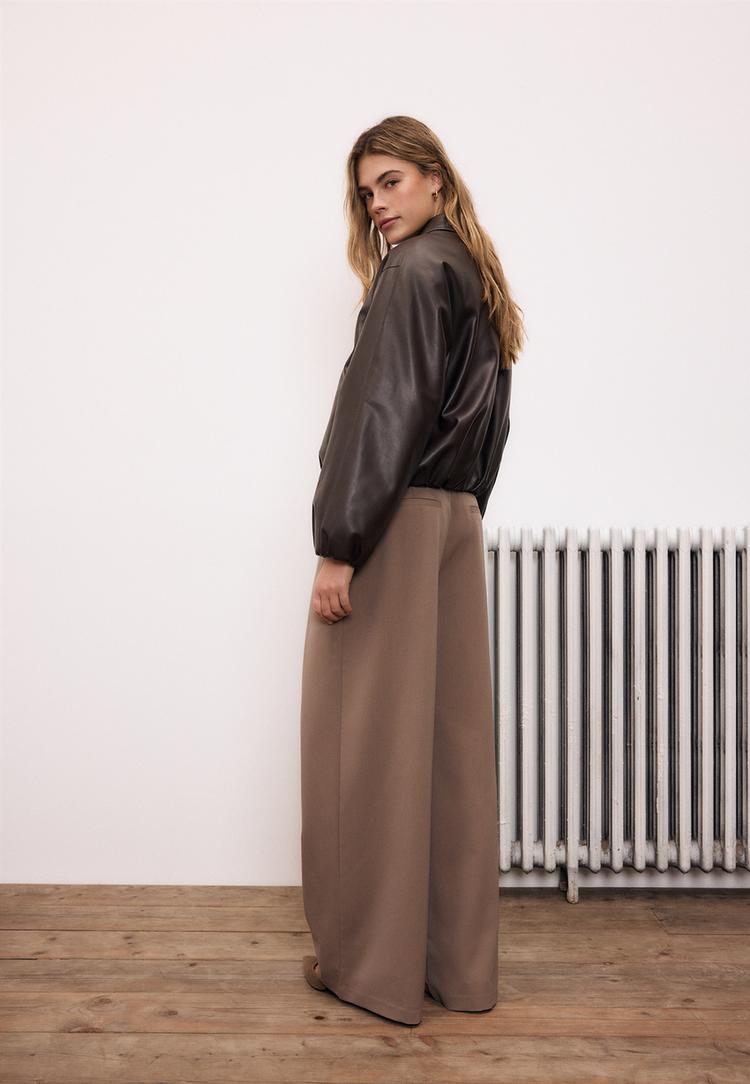 Stradivarius Καπιτονέ Bomber Τζάκετ Όψης Δέρματος Καφέ L φωτογραφία