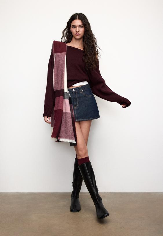 maglia a punto scollo a barchetta morbida al tatto