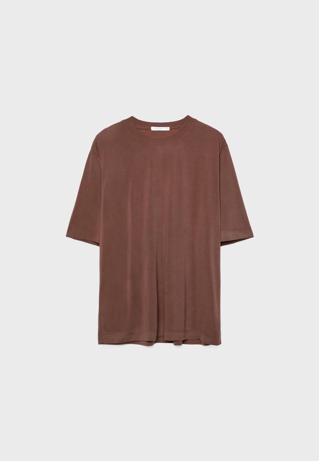 T-shirt oversize morbida al tatto