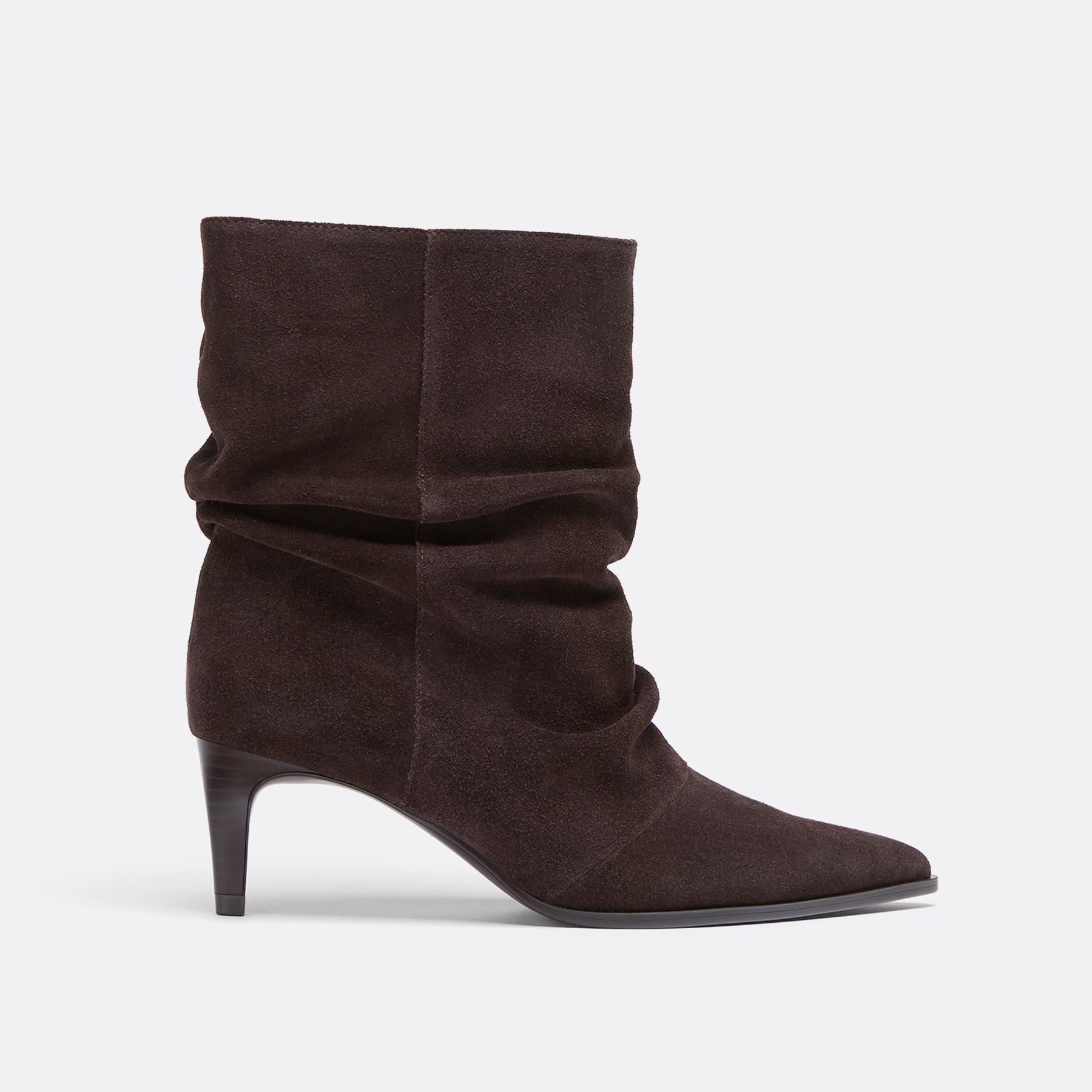 Stradivarius Deri slouchy kesim kısa sivri topuklu botlar görsel 4