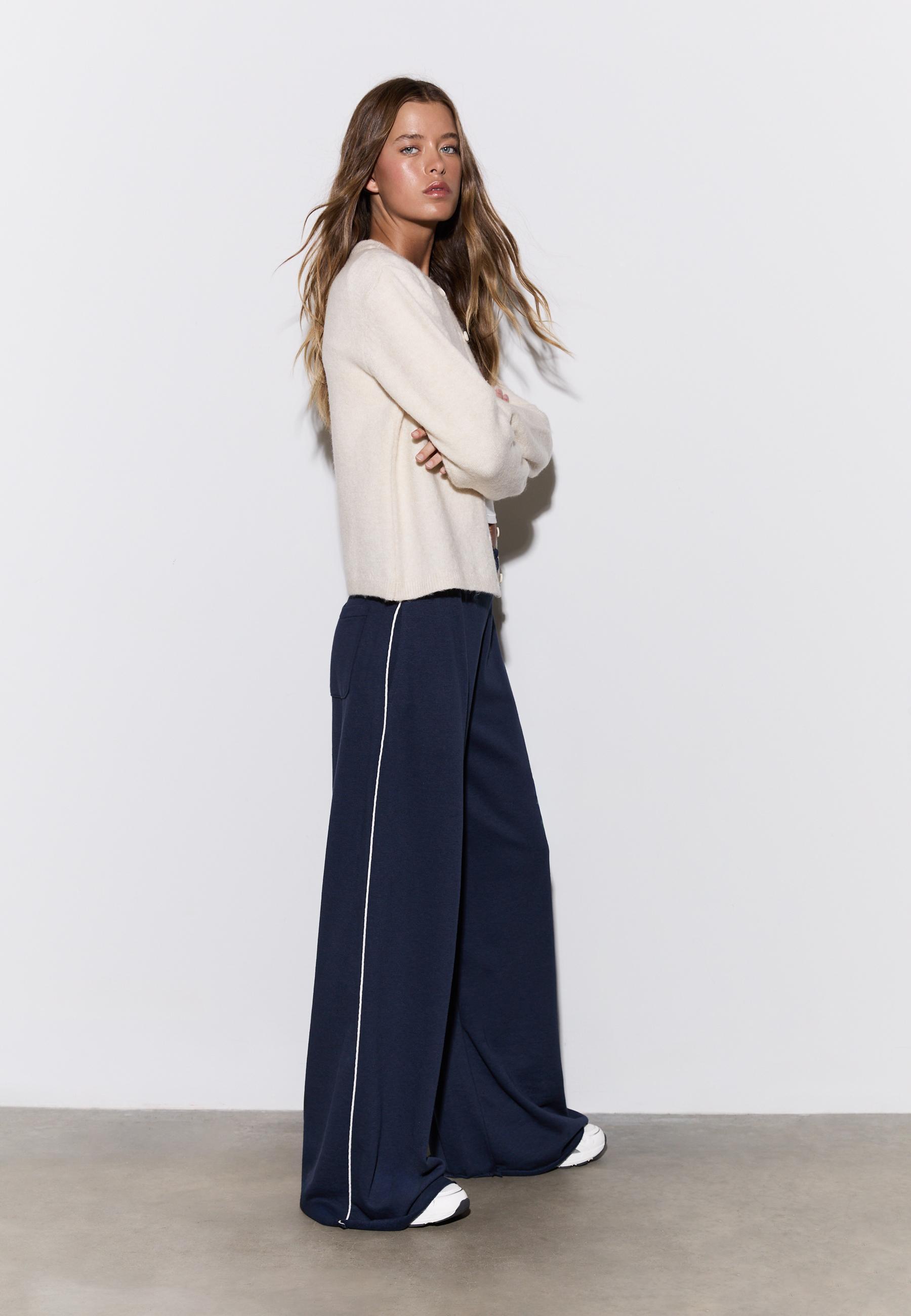 Wide-leg plush trousers with trim detail — Navy blue