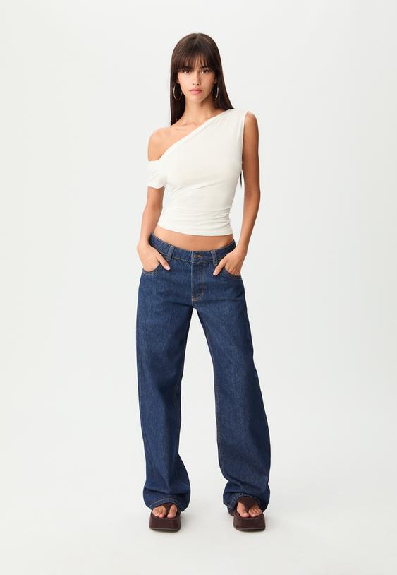 tshirt-mit-asymmetrischem-kragen