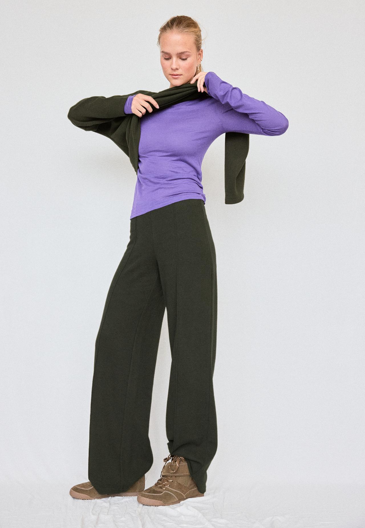 Soft-touch pintuck trousers — Khaki