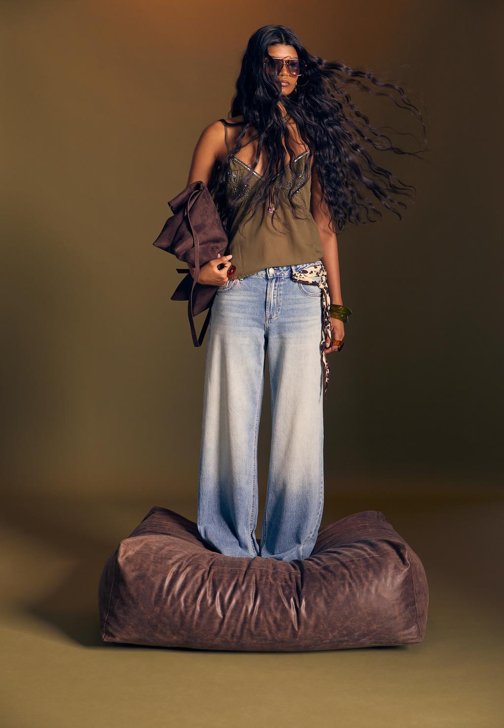 D91 Low wide leg jeans