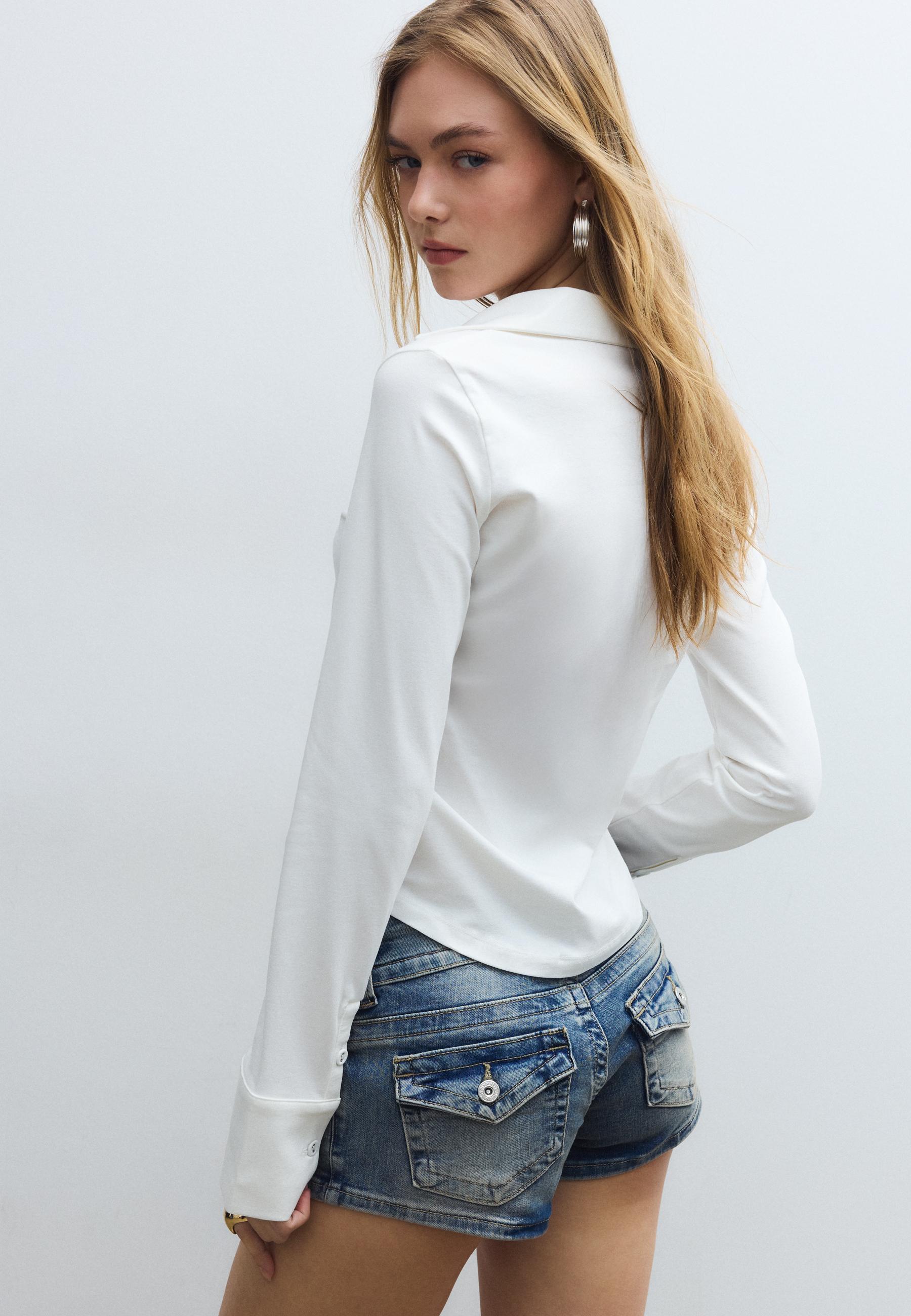 Knit shirt with buttons — White