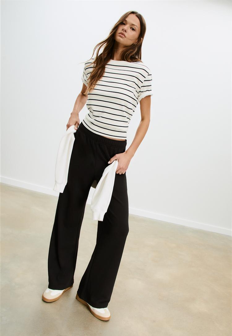 Stradivarius Leveälahkeiset Jogger-Housut L