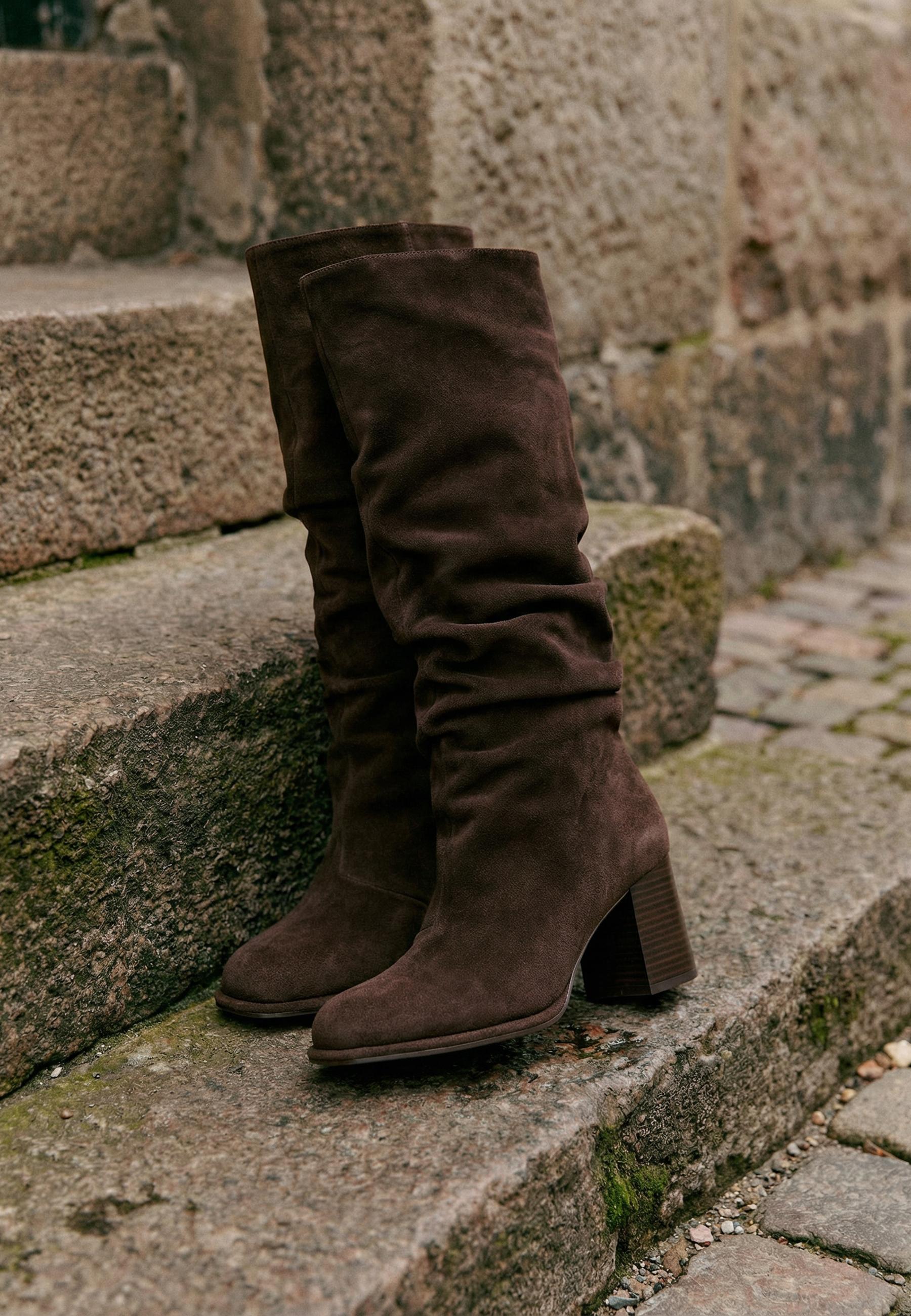 Slouchy leather heeled boots — BROWN