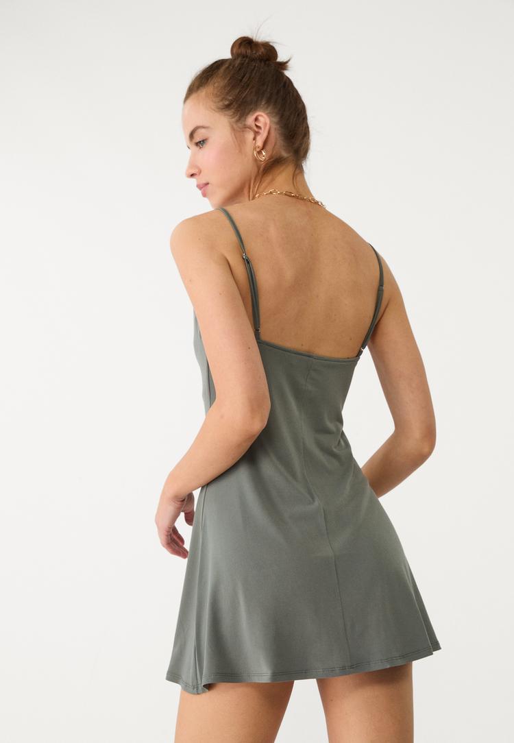vestido corto escote fluido