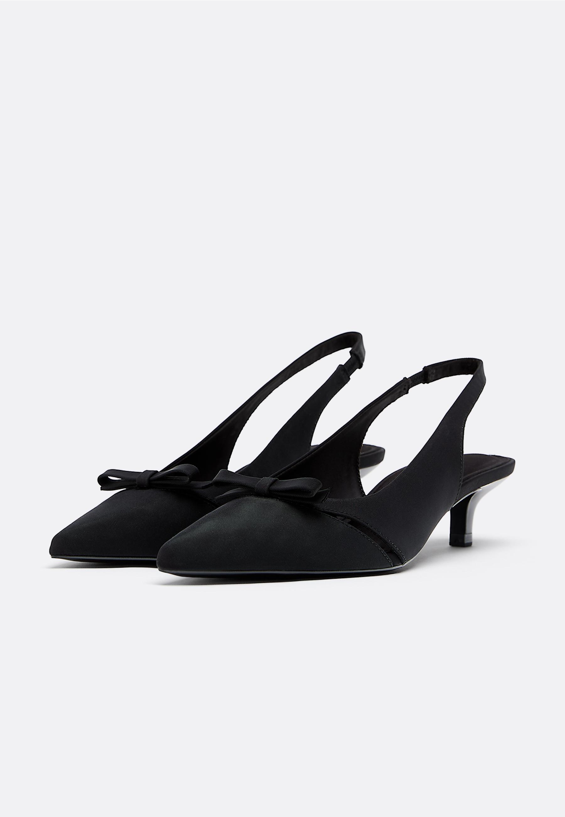 Cut-out kitten heel shoes — BLACK