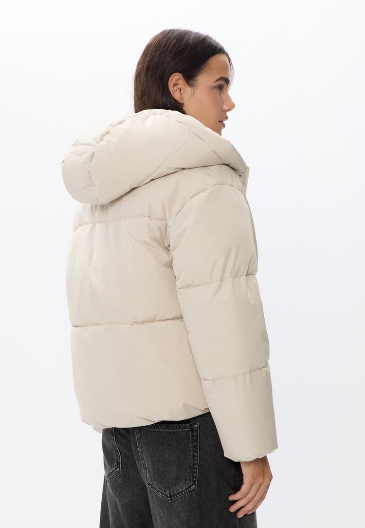 cazadora acolchada oversize capucha