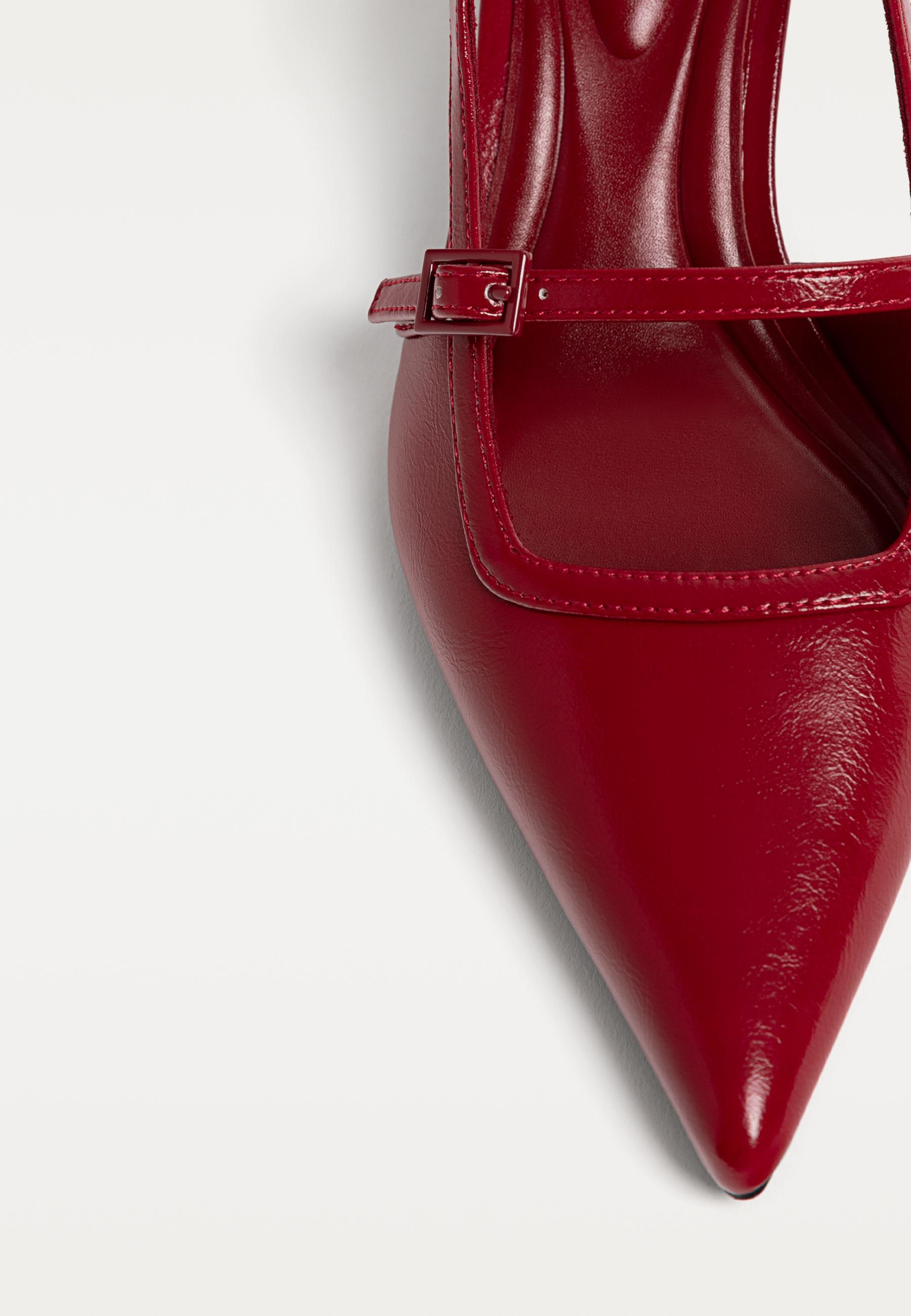 Kitten slingback shoes - Women's fashion | Stradivarius Kitten slingback shoes - Women's fashion | Stradivarius