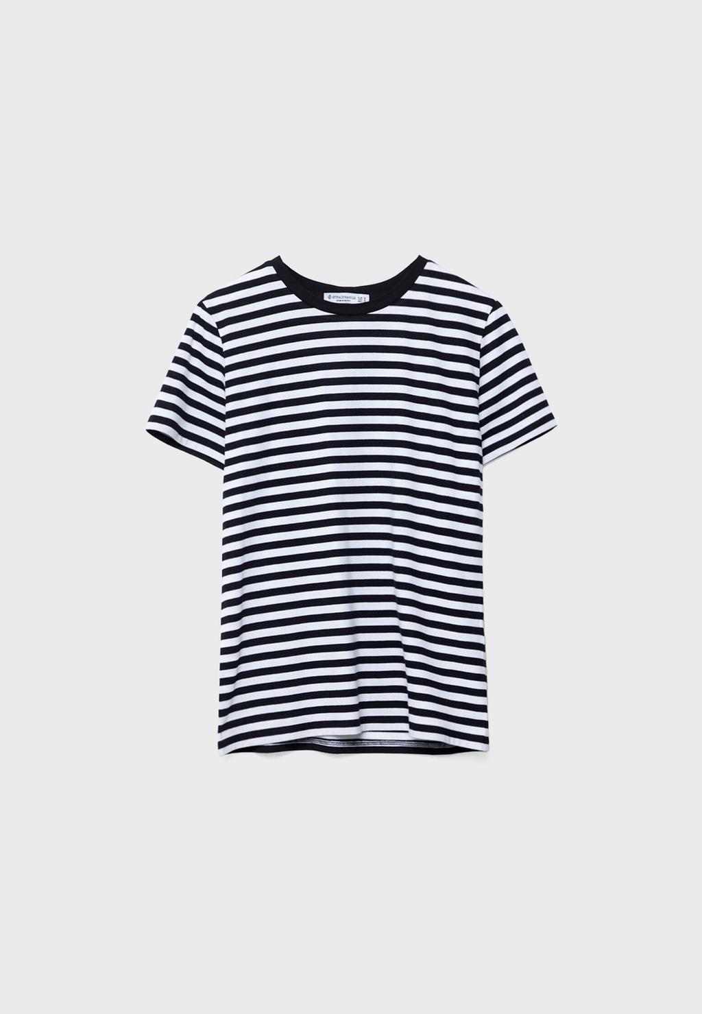 Camiseta básica regular fit cuello redondo rayas