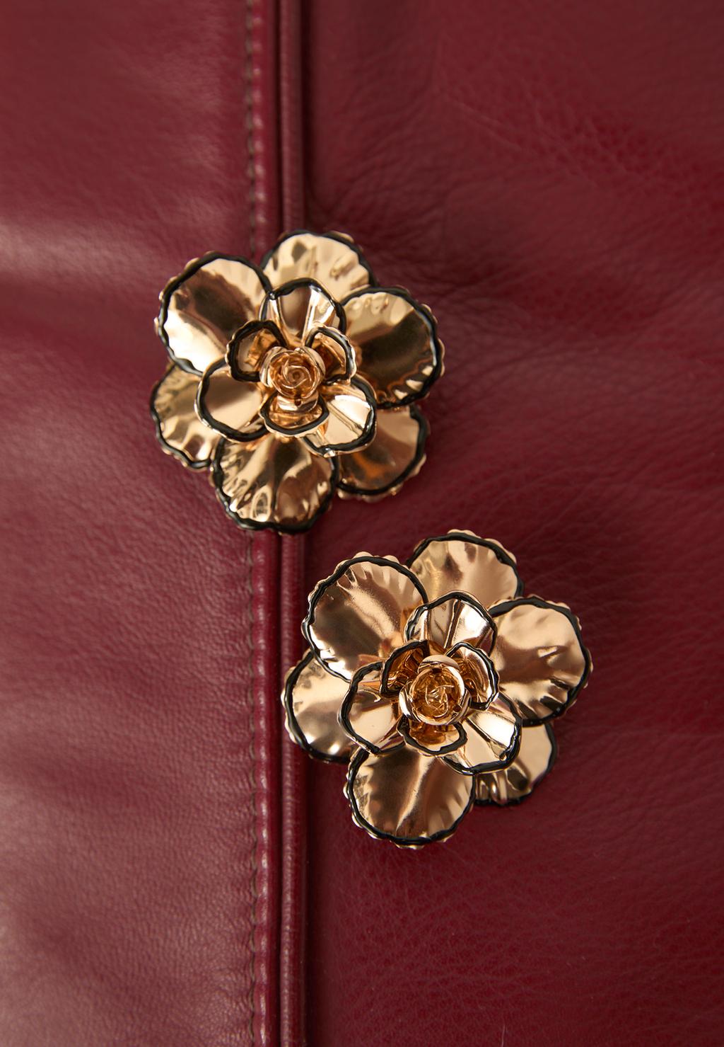 Contrast metal flower earrings