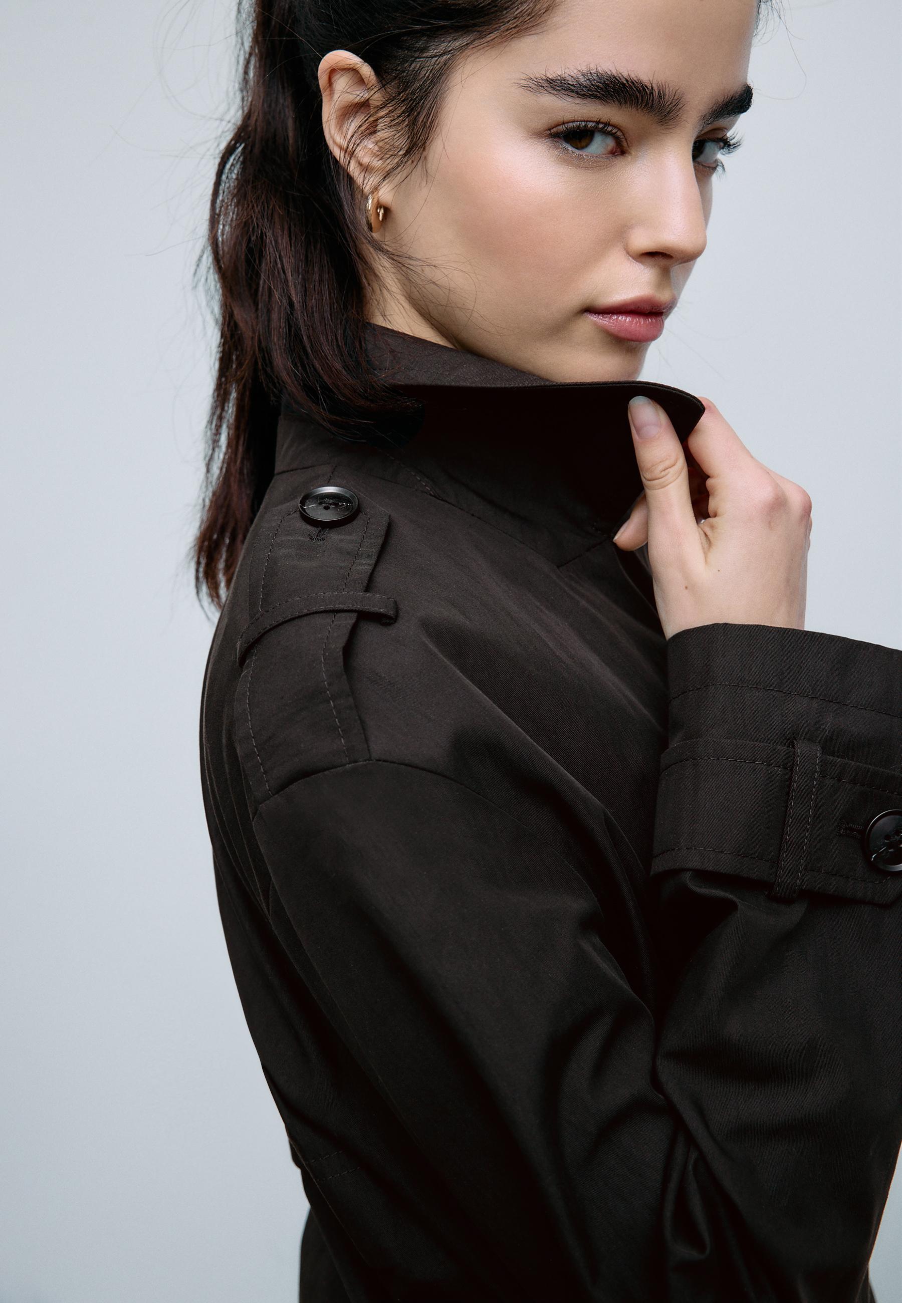 Short double-breasted trench coat — Black